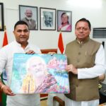 भीमताल विधानसभा के चाफी-अल्चौना-ताड़ा मोटर मार्ग के डामरीकरण की स्वीकृति की जानकारी देते मंत्री राम सिंह कैड़ा।