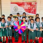 आर्डन प्रोग्रेसिव स्कूल लामाचौड़ में रक्षाबंधन कार्यक्रम के दौरान छात्रों को राखी बांधती छात्राएं