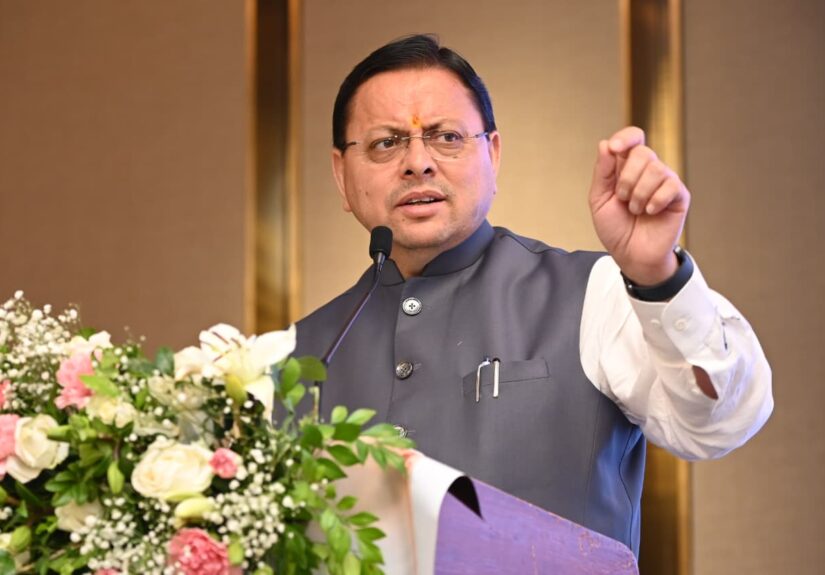 हल्द्वानी में व्यापारियों और उद्योग प्रतिनिधियों के साथ संवाद करते मुख्यमंत्री पुष्कर सिंह धामी