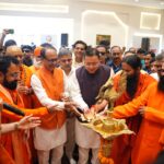 हरिद्वार संत समागम में केंद्रीय मंत्री शिवराज सिंह चौहान और मुख्यमंत्री पुष्कर सिंह धामी