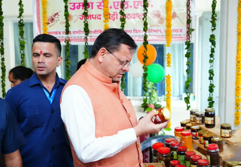 uttarakhand-cm-pushkar-singh-dhami-sashakt-bahana-utsav-local-products-self-help-groups-vocal-for-local-festival-shopping