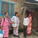ज्योलिकोट में जल जनित रोगों की रोकथाम के लिए घर-घर स्वास्थ्य सर्वे करती स्वास्थ्य विभाग की टीम