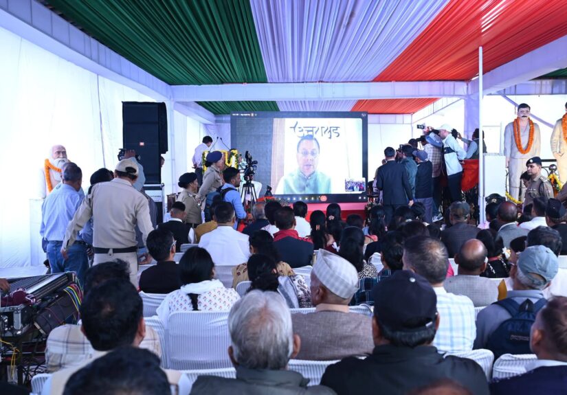 मसूरी शहीद स्थल झूलाघर में राज्य आंदोलन के शहीदों को श्रद्धांजलि देते मुख्यमंत्री पुष्कर सिंह धामी