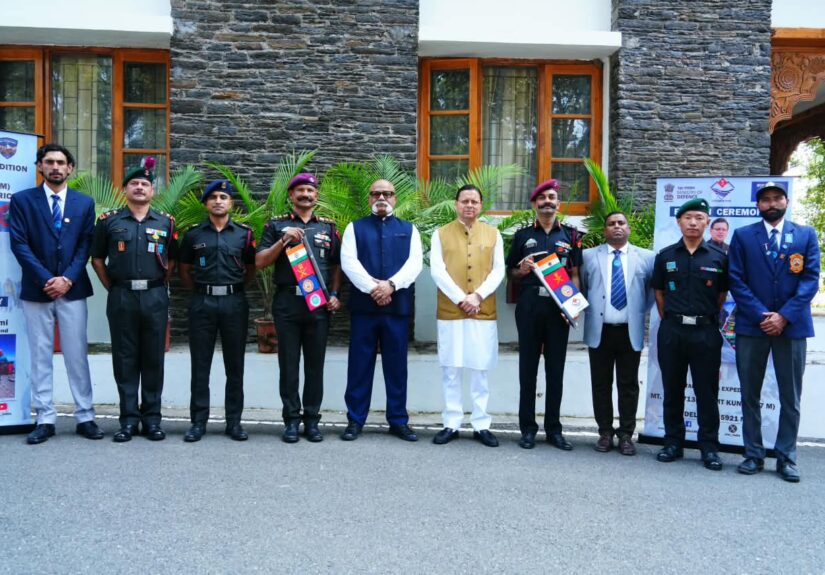 मुख्यमंत्री पुष्कर सिंह धामी ने NIM उत्तरकाशी के सफल पर्वतारोहण अभियानों का फ्लैग-इन किया