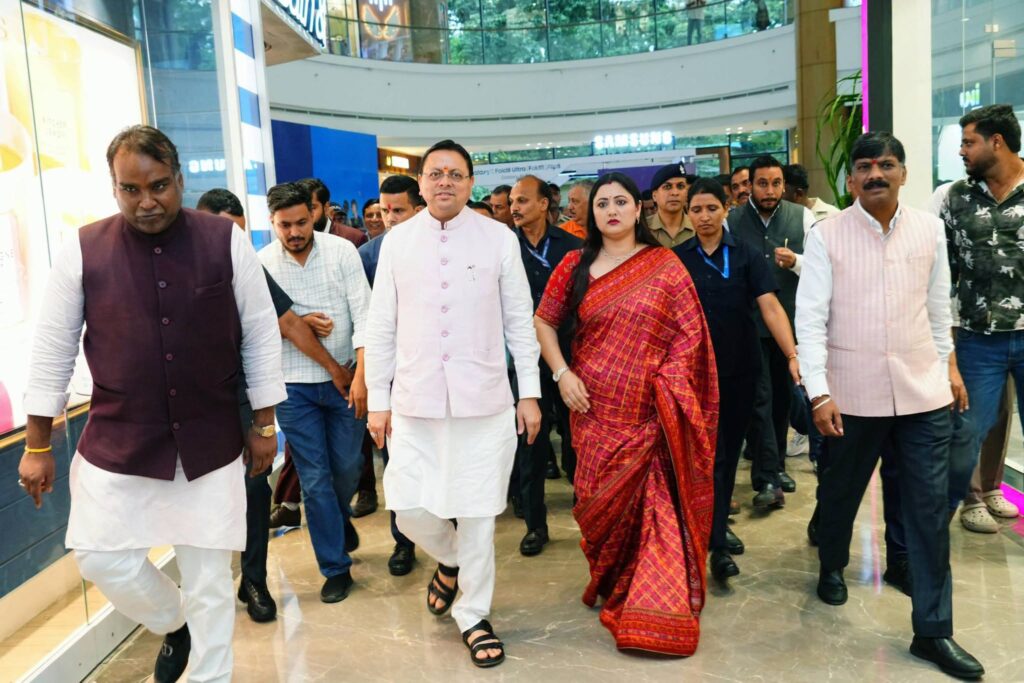 देहरादून में हनुमान अंश फिल्म देखते मुख्यमंत्री पुष्कर सिंह धामी