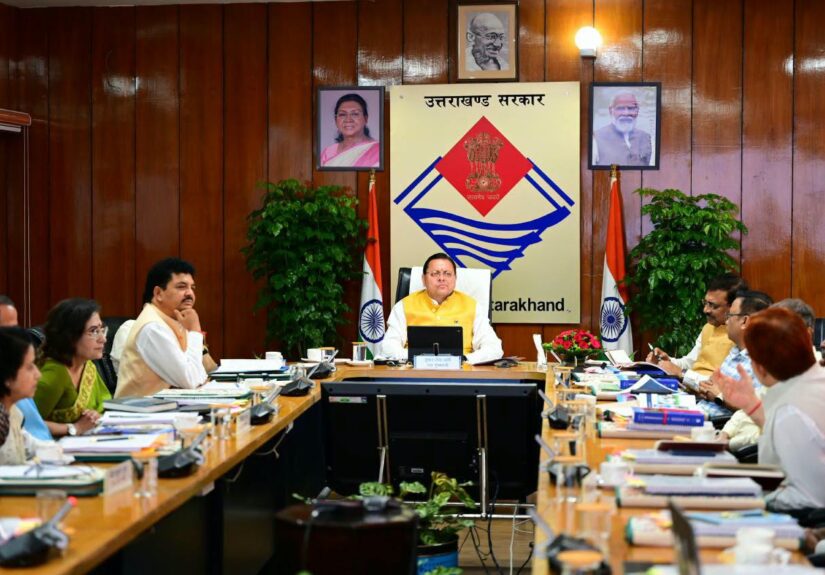 मुख्यमंत्री पुष्कर सिंह धामी USCPPGG की शासी निकाय बैठक की अध्यक्षता करते हुए