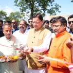 मुख्यमंत्री पुष्कर सिंह धामी ने खटीमा के हल्दीघेरा में 7.23 करोड़ की लागत से बनी गौशाला का लोकार्पण किया