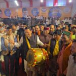 खटीमा आदि रंगोत्सव में जनसभा को संबोधित करते केंद्रीय जनजातीय कार्य मंत्री जुएल ओराम