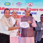 बागेश्वर में पांचवें सीमांत पर्वतीय जनपद बाल विज्ञान महोत्सव का शुभारंभ करते मुख्यमंत्री पुष्कर सिंह धामी
