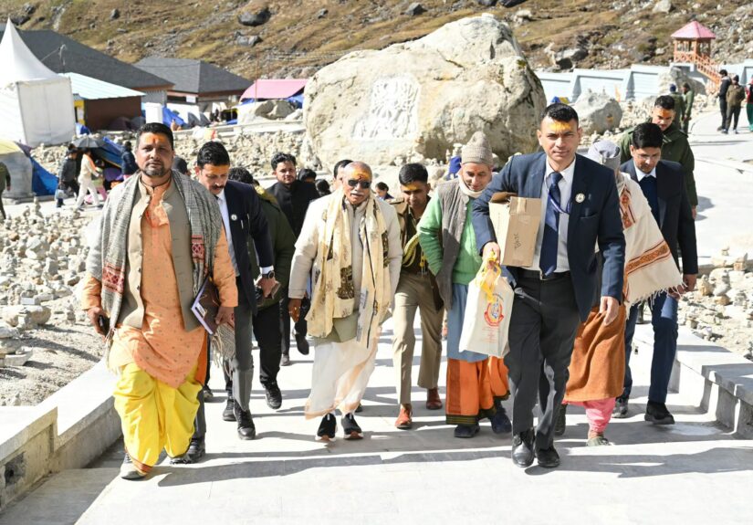 उत्तराखंड के राज्यपाल डॉ. ढाल सिंह बिसेन केदारनाथ धाम में बाबा केदार के दर्शन और पूजा-अर्चना करते हुए
