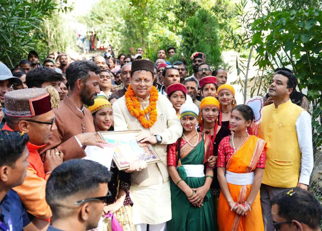 मुख्यमंत्री पुष्कर सिंह धामी ने सेवा संकल्प अभियान के तहत सेवा सेतु जनसेवा शिविर में किया प्रतिभाग